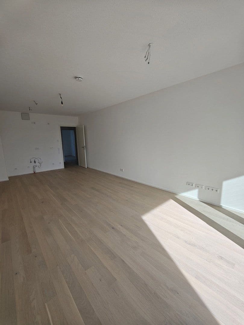 Pronájem bytu 2+1 57 m², Lilli-Kurowski-Straße 9, München, Bavorsko Pronájem bytu 2+1 57 m², Lilli-Kurowski-Straße 9, München, Bavorsko