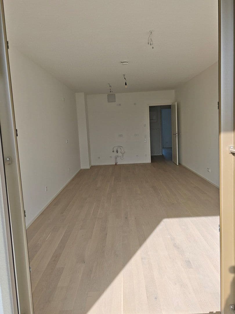 Pronájem bytu 2+1 57 m², Lilli-Kurowski-Straße 9, München, Bavorsko Pronájem bytu 2+1 57 m², Lilli-Kurowski-Straße 9, München, Bavorsko