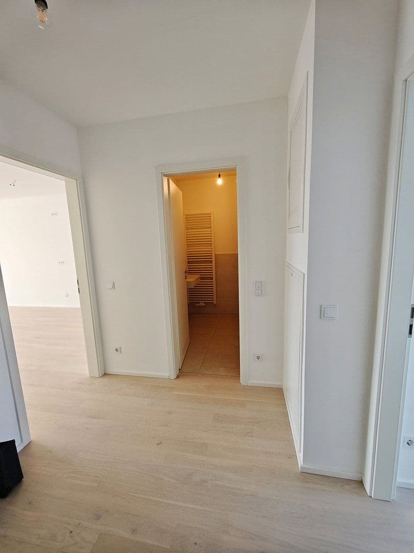 Pronájem bytu 2+1 57 m², Lilli-Kurowski-Straße 9, München, Bavorsko Pronájem bytu 2+1 57 m², Lilli-Kurowski-Straße 9, München, Bavorsko