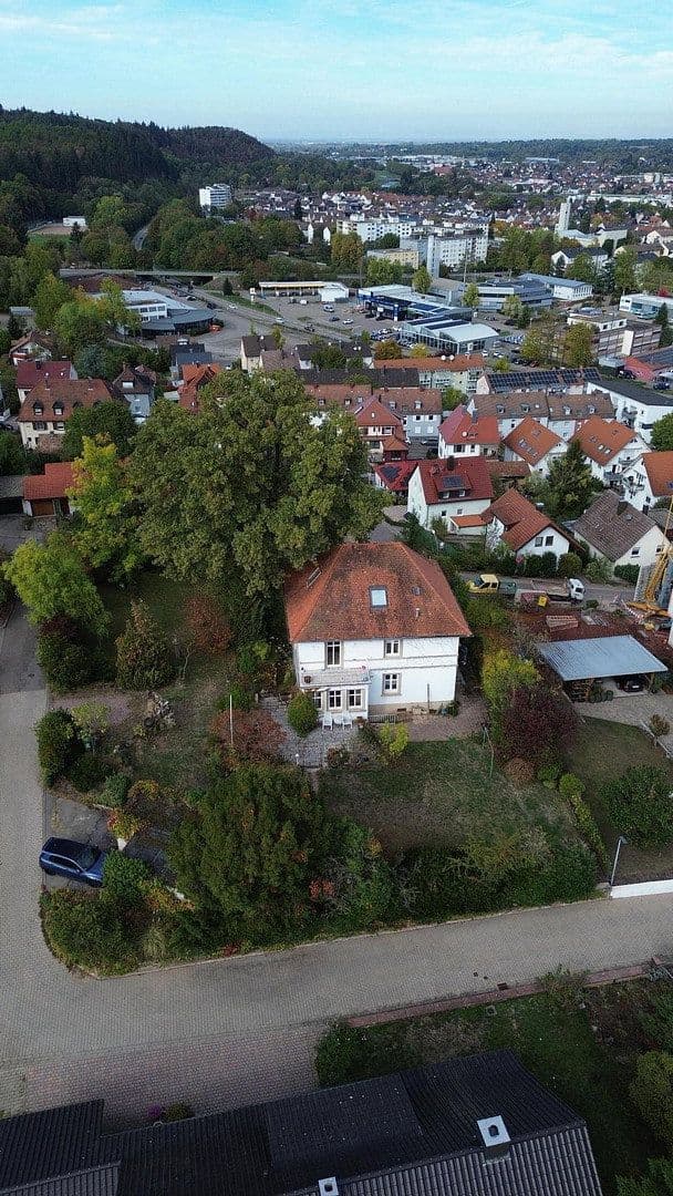 Prodej domu 195 m², pozemek 1.650 m², Gaggenau, Bádensko-Württembersko Prodej domu 195 m², pozemek 1.650 m², Gaggenau, Bádensko-Württembersko