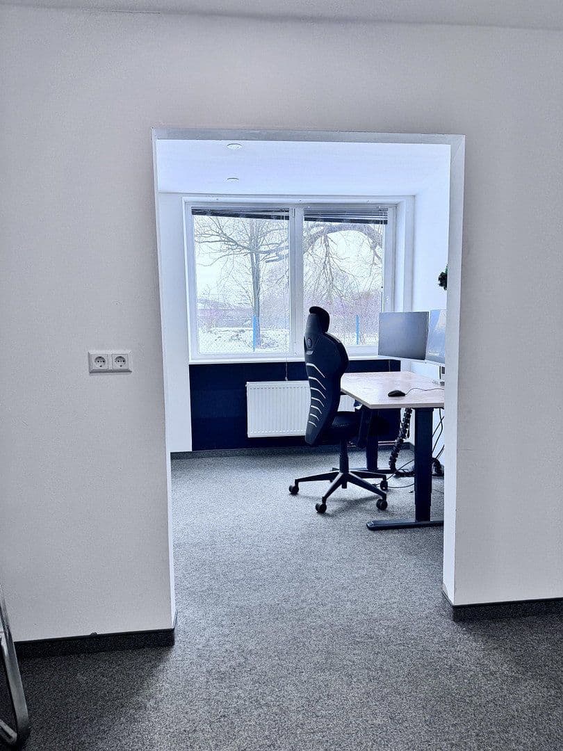 Pronájem nebytového prostoru 183 m², Thiendorf, Sasko Pronájem nebytového prostoru 183 m², Thiendorf, Sasko