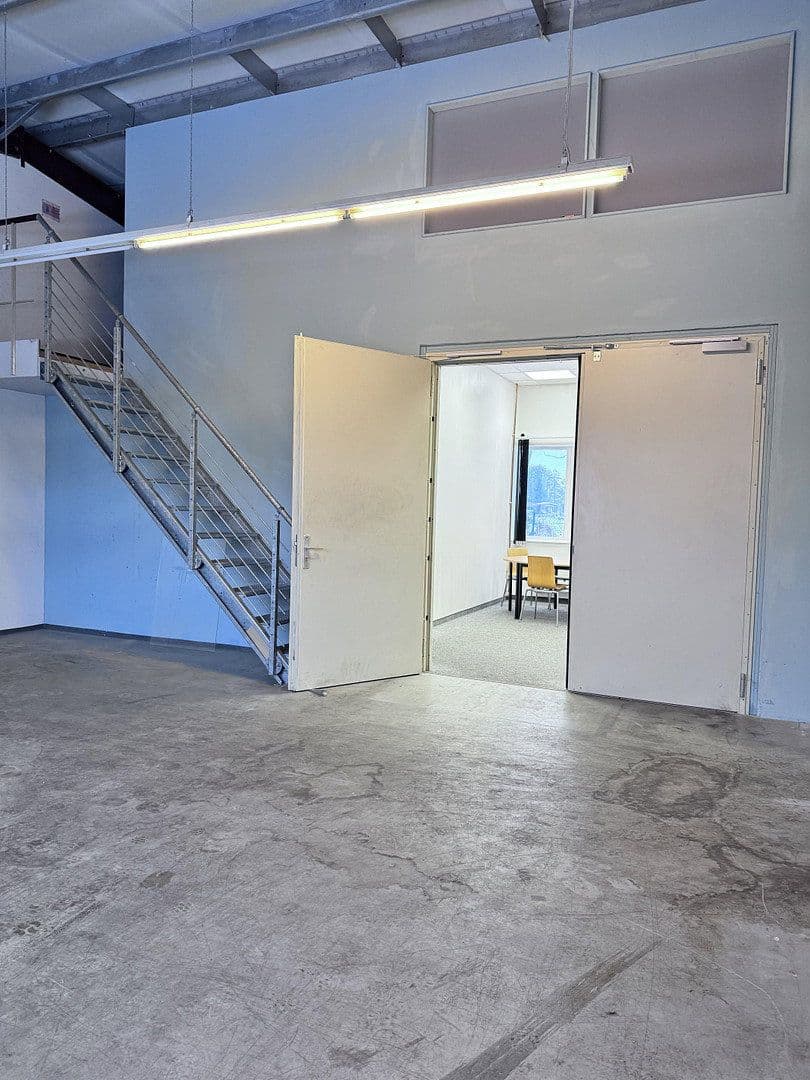 Pronájem nebytového prostoru 183 m², Thiendorf, Sasko Pronájem nebytového prostoru 183 m², Thiendorf, Sasko