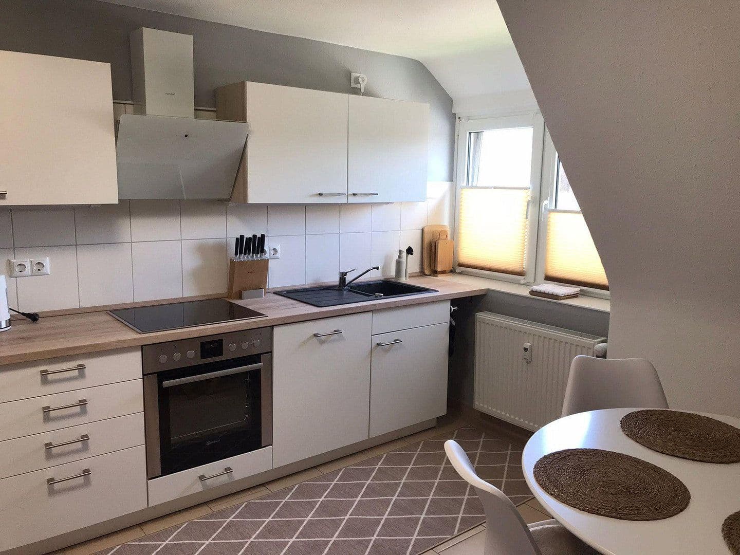 Prodej domu 174 m², pozemek 588 m², Reinfeld, Šlesvicko-Holštýnsko Prodej domu 174 m², pozemek 588 m², Reinfeld, Šlesvicko-Holštýnsko