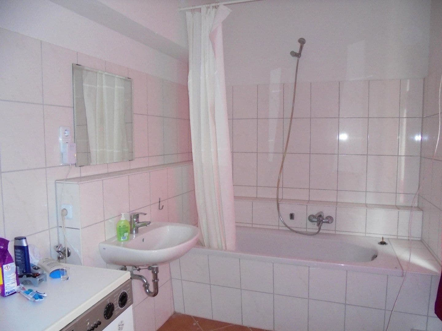 Pronájem bytu 1+1 16 m², Trierer Straße 33, Weimar, Durynsko Pronájem bytu 1+1 16 m², Trierer Straße 33, Weimar, Durynsko