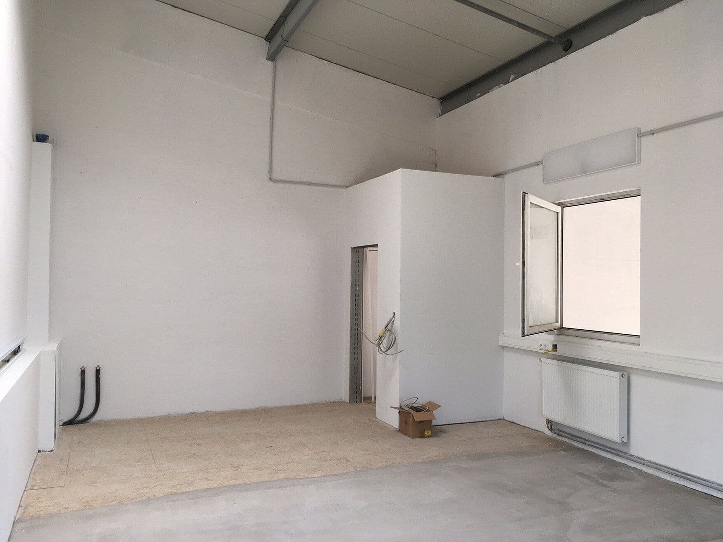 Pronájem nebytového prostoru 160 m², Kisdorfer Weg 15-17, Kaltenkirchen, Šlesvicko-Holštýnsko Pronájem nebytového prostoru 160 m², Kisdorfer Weg 15-17, Kaltenkirchen, Šlesvicko-Holštýnsko