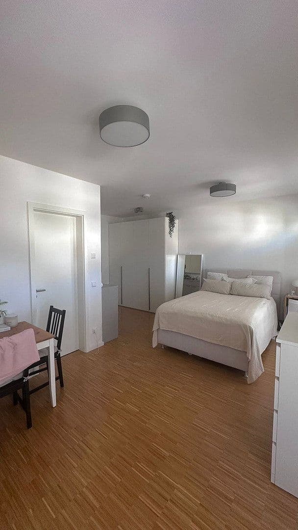 Pronájem bytu 1+1 32 m², Frankfurt, Hessen Pronájem bytu 1+1 32 m², Frankfurt, Hessen