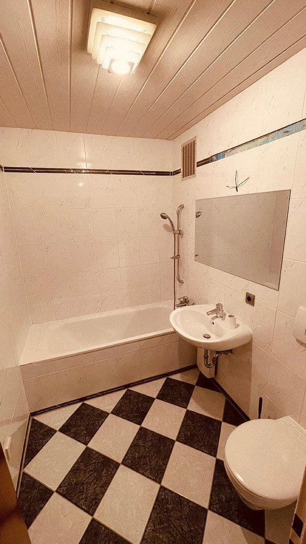 Prodej bytu 4+kk 90 m², Gräfelfinger Str., München, Bavorsko Prodej bytu 4+kk 90 m², Gräfelfinger Str., München, Bavorsko