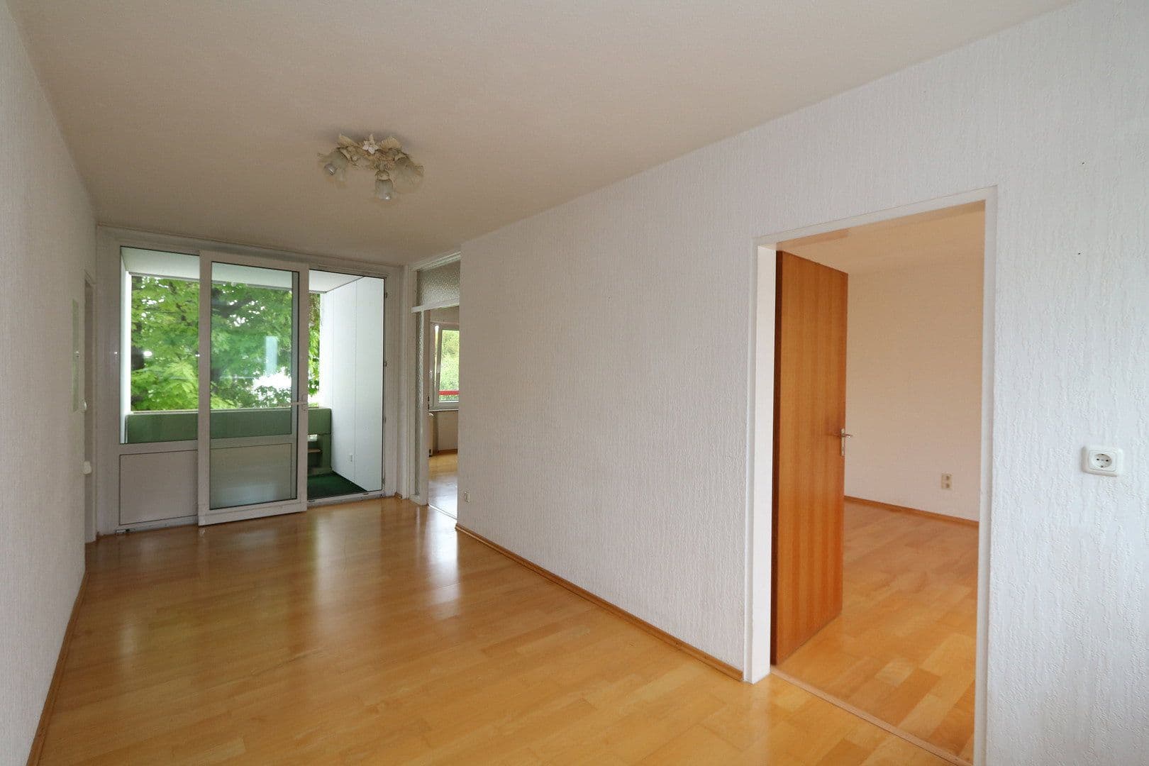 Prodej bytu 4+kk 90 m², Gräfelfinger Str., München, Bavorsko Prodej bytu 4+kk 90 m², Gräfelfinger Str., München, Bavorsko
