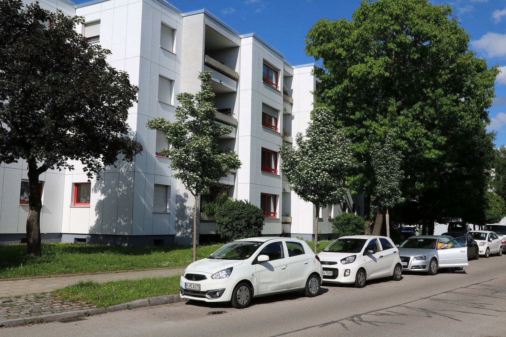 Prodej bytu 4+kk 90 m², Gräfelfinger Str., München, Bavorsko Prodej bytu 4+kk 90 m², Gräfelfinger Str., München, Bavorsko
