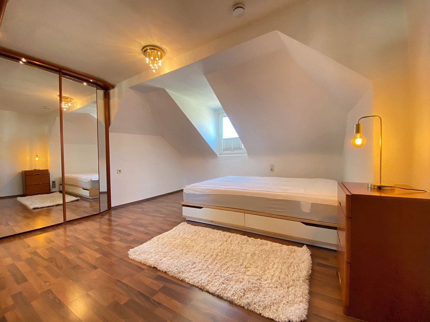 Pronájem bytu 3+1 96 m², Hastverstraße, Nürnberg, Bavorsko Pronájem bytu 3+1 96 m², Hastverstraße, Nürnberg, Bavorsko