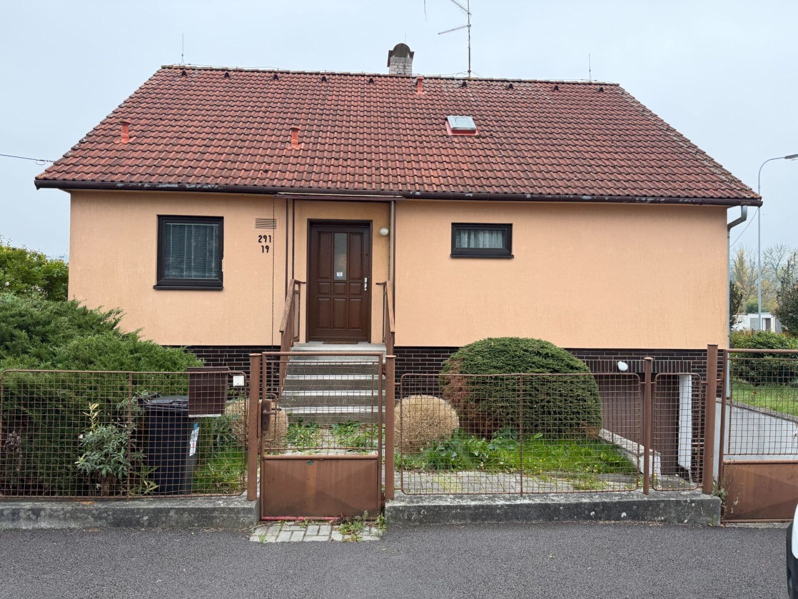 Prodej domu 260 m², pozemek 708 m², V. Meerwalda, Karlovy Vary, Karlovarský kraj Prodej domu 260 m², pozemek 708 m², V. Meerwalda, Karlovy Vary, Karlovarský kraj