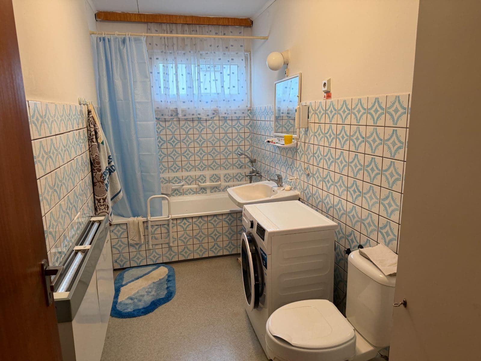 Prodej domu 260 m², pozemek 708 m², V. Meerwalda, Karlovy Vary, Karlovarský kraj Prodej domu 260 m², pozemek 708 m², V. Meerwalda, Karlovy Vary, Karlovarský kraj