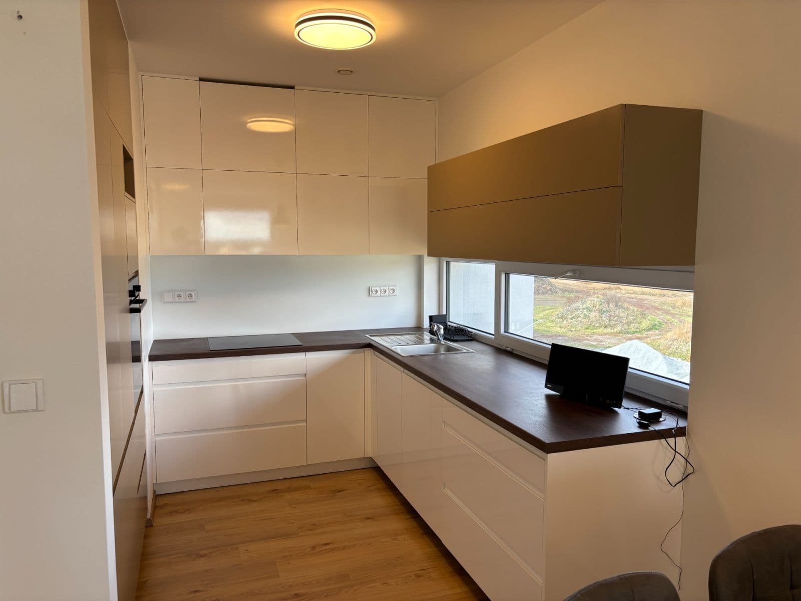 Pronájem bytu 2+kk 65 m², Lederova, Roztoky, Středočeský kraj Pronájem bytu 2+kk 65 m², Lederova, Roztoky, Středočeský kraj
