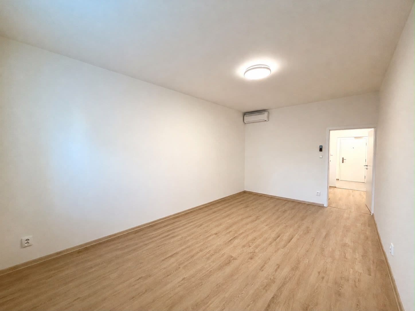 Pronájem bytu 1+1 33 m², Dělnická, Praha, Praha Pronájem bytu 1+1 33 m², Dělnická, Praha, Praha