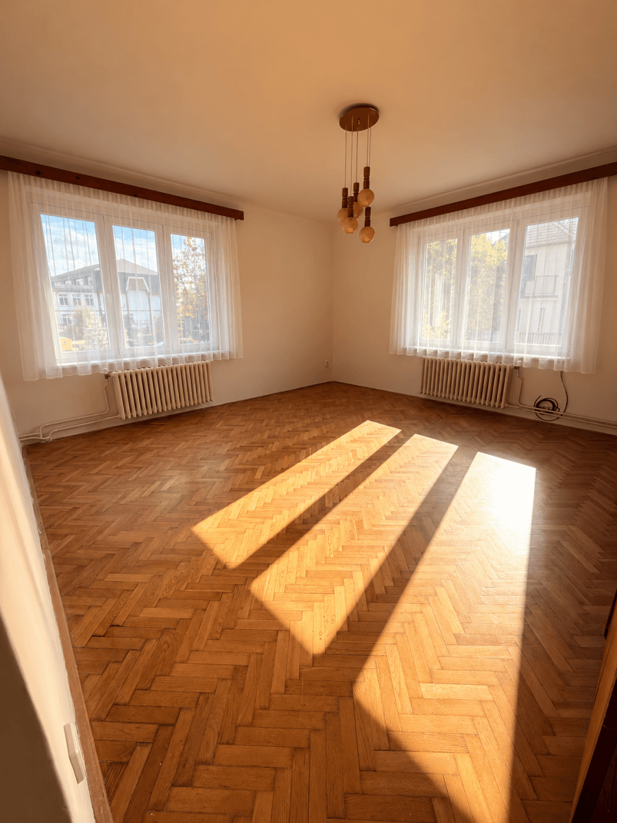 Pronájem bytu 4+1 95 m², Bedřicha Smetany, Český Brod, Středočeský kraj Pronájem bytu 4+1 95 m², Bedřicha Smetany, Český Brod, Středočeský kraj