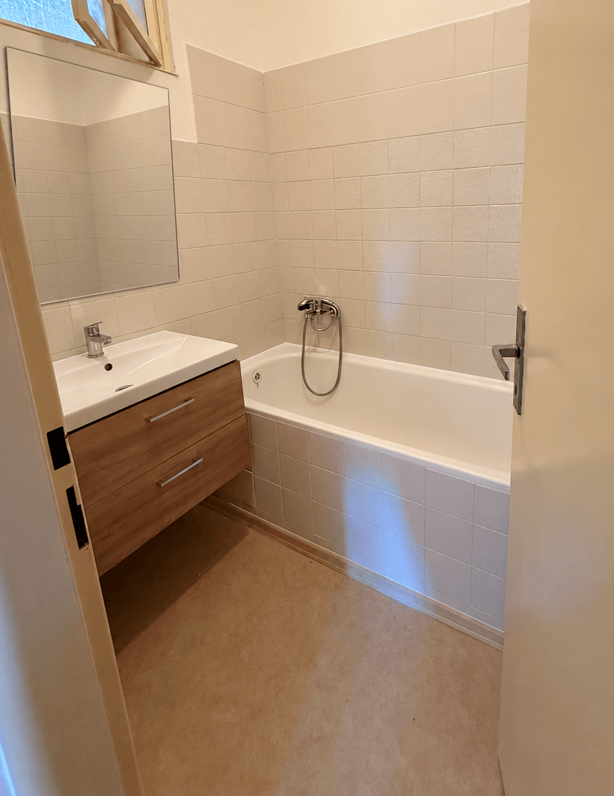 Pronájem bytu 4+1 95 m², Bedřicha Smetany, Český Brod, Středočeský kraj Pronájem bytu 4+1 95 m², Bedřicha Smetany, Český Brod, Středočeský kraj