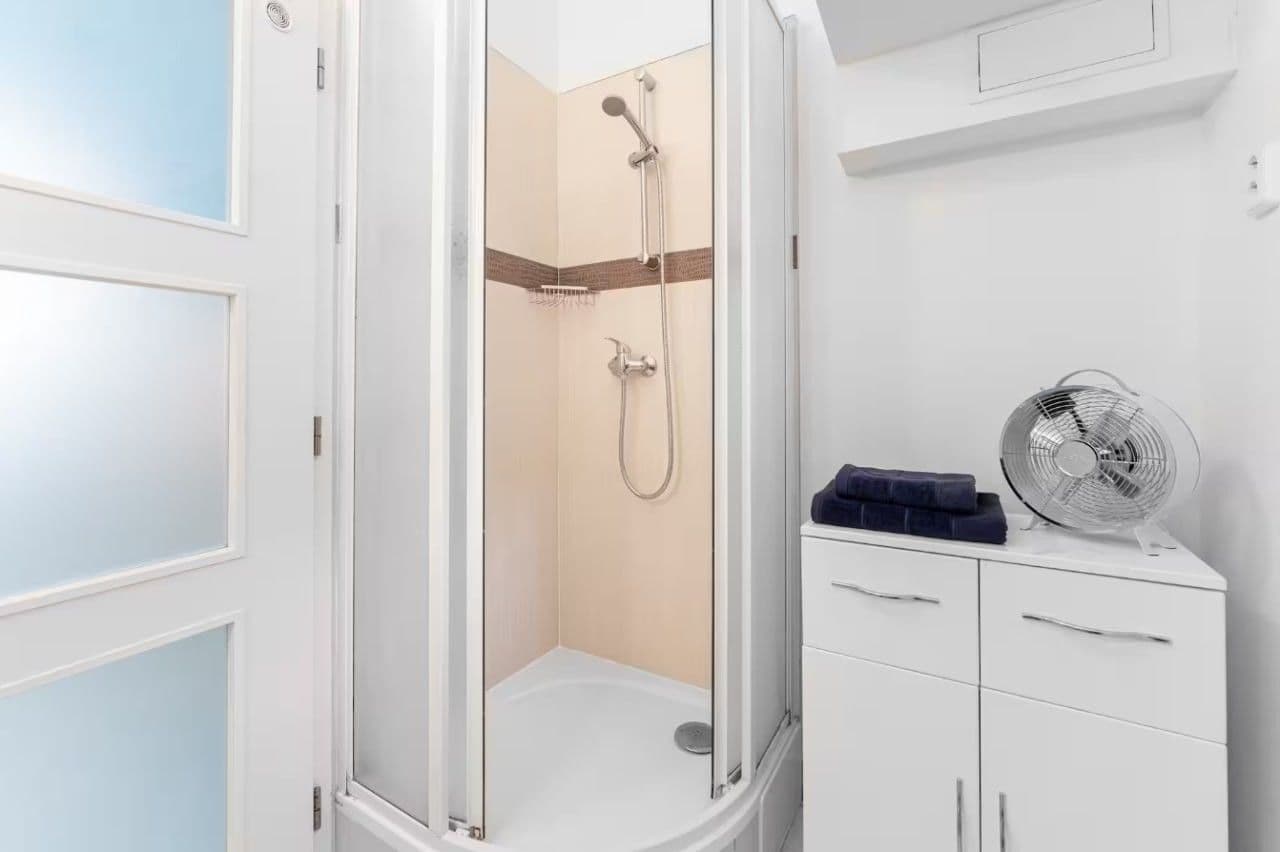 Pronájem bytu 1+kk 23 m², Lípová, Praha, Praha Pronájem bytu 1+kk 23 m², Lípová, Praha, Praha