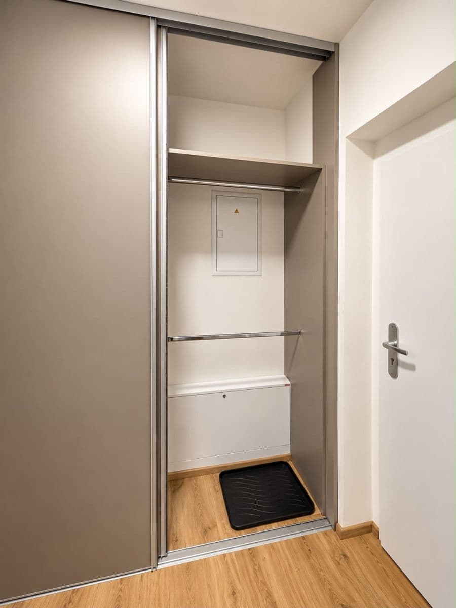 Prodej bytu 1+kk 32 m², Pod Hradem I, Zlín, Zlínský kraj Prodej bytu 1+kk 32 m², Pod Hradem I, Zlín, Zlínský kraj