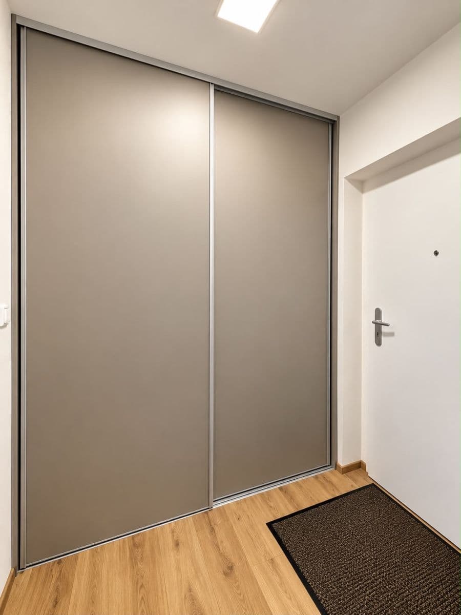 Prodej bytu 1+kk 32 m², Pod Hradem I, Zlín, Zlínský kraj Prodej bytu 1+kk 32 m², Pod Hradem I, Zlín, Zlínský kraj
