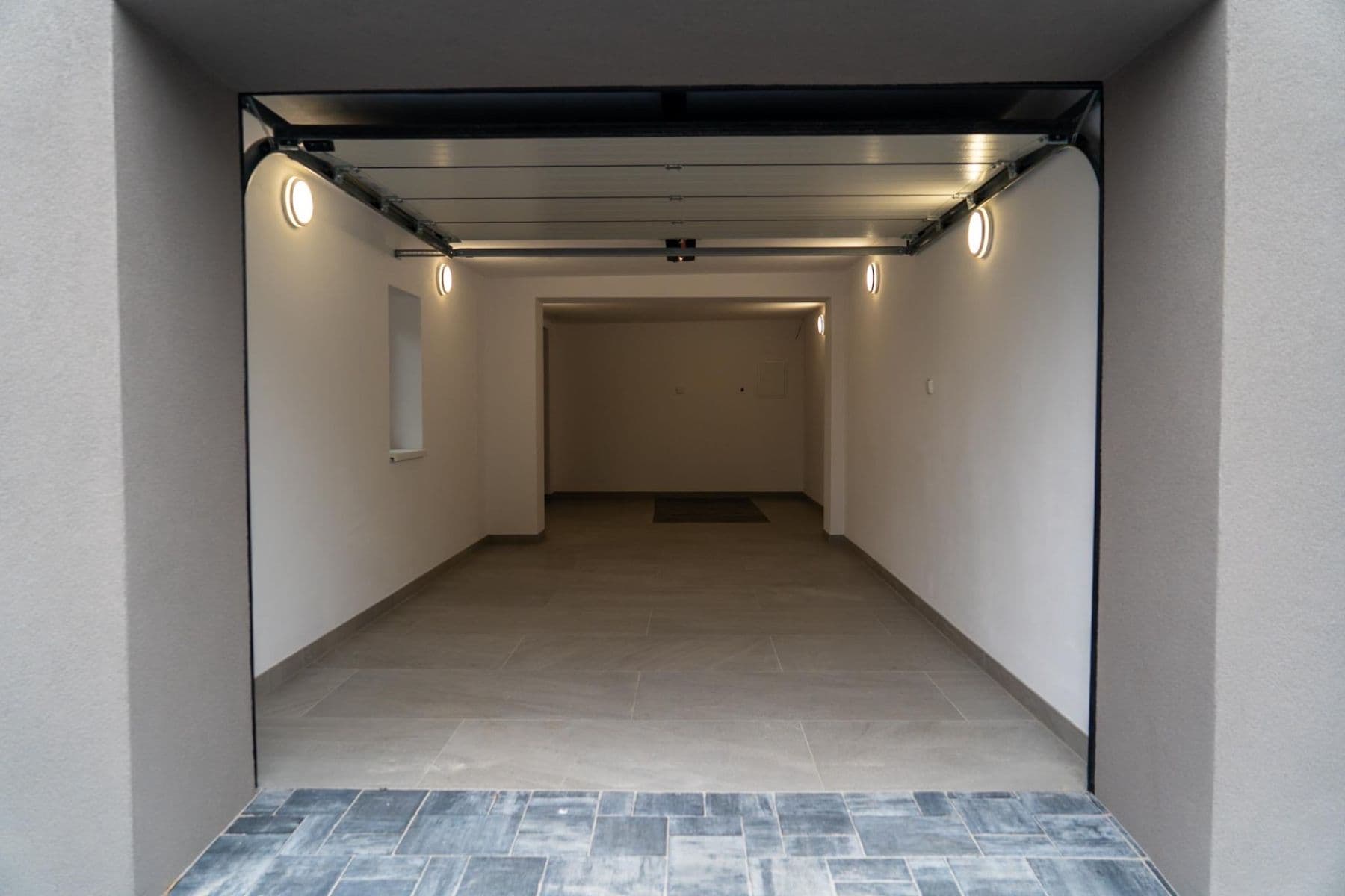 Prodej domu 142 m², pozemek 991 m², Na Poříčí, Králův Dvůr, Středočeský kraj Prodej domu 142 m², pozemek 991 m², Na Poříčí, Králův Dvůr, Středočeský kraj