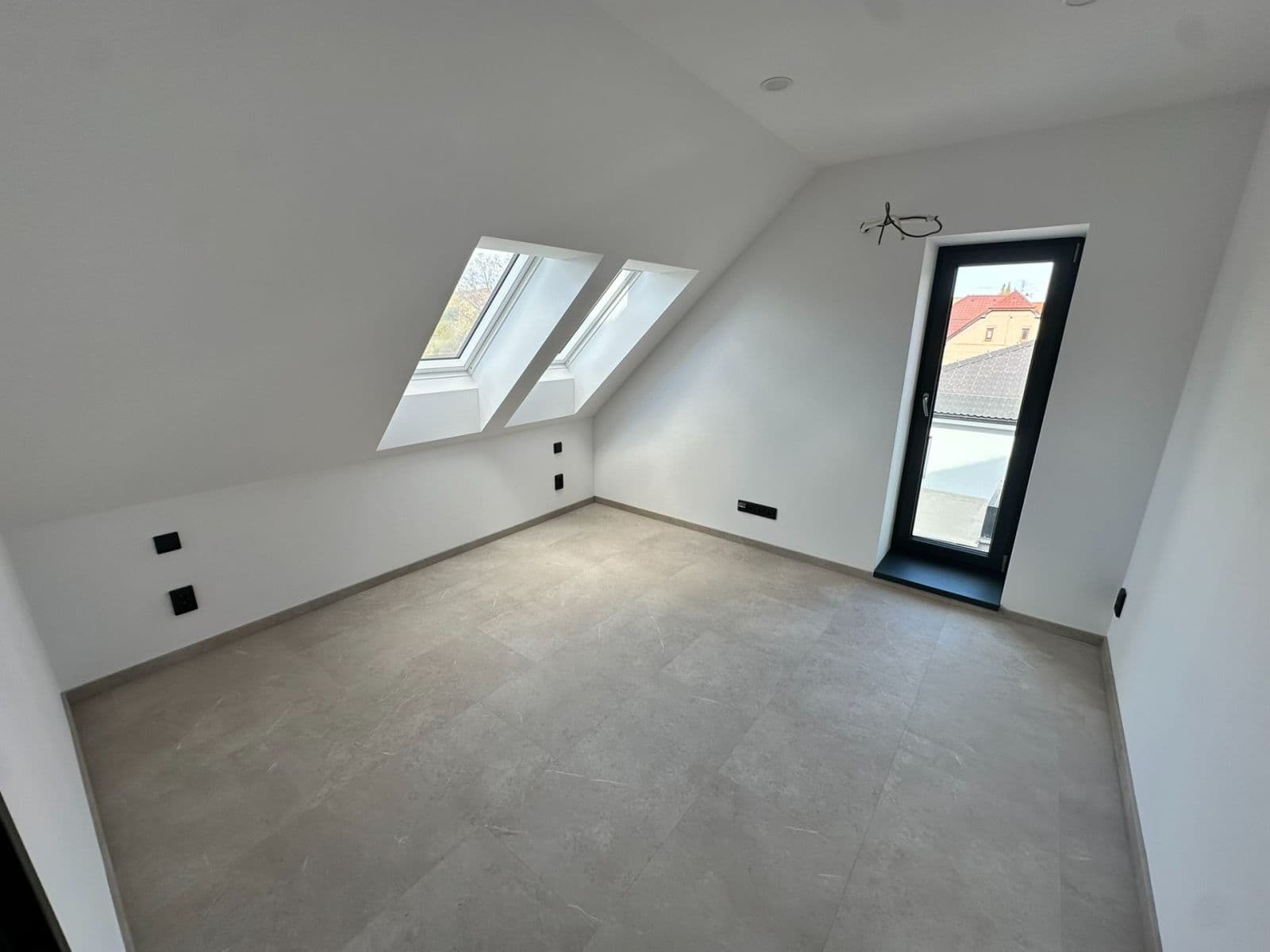 Prodej domu 142 m², pozemek 991 m², Na Poříčí, Králův Dvůr, Středočeský kraj Prodej domu 142 m², pozemek 991 m², Na Poříčí, Králův Dvůr, Středočeský kraj