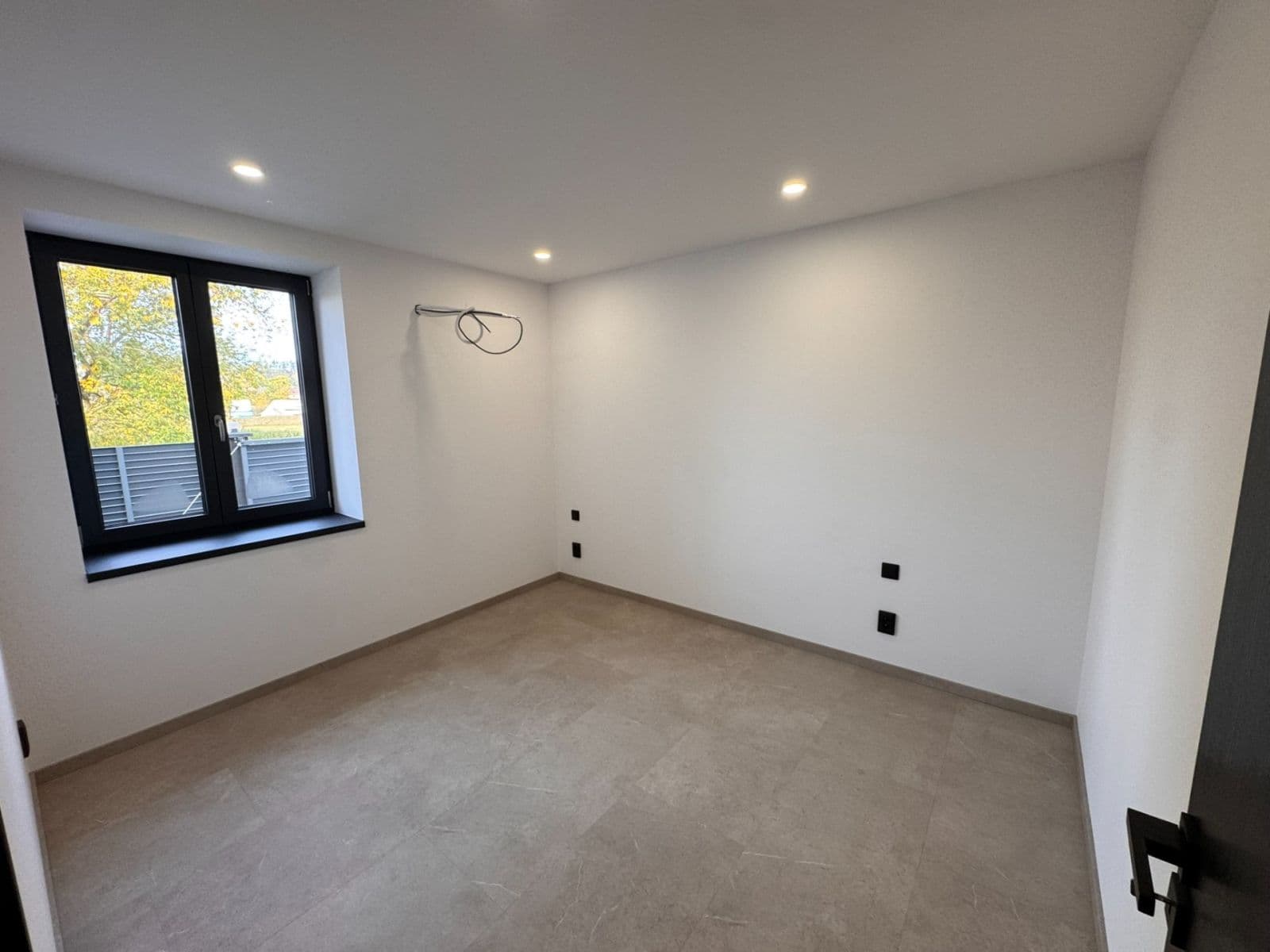 Prodej domu 142 m², pozemek 991 m², Na Poříčí, Králův Dvůr, Středočeský kraj Prodej domu 142 m², pozemek 991 m², Na Poříčí, Králův Dvůr, Středočeský kraj