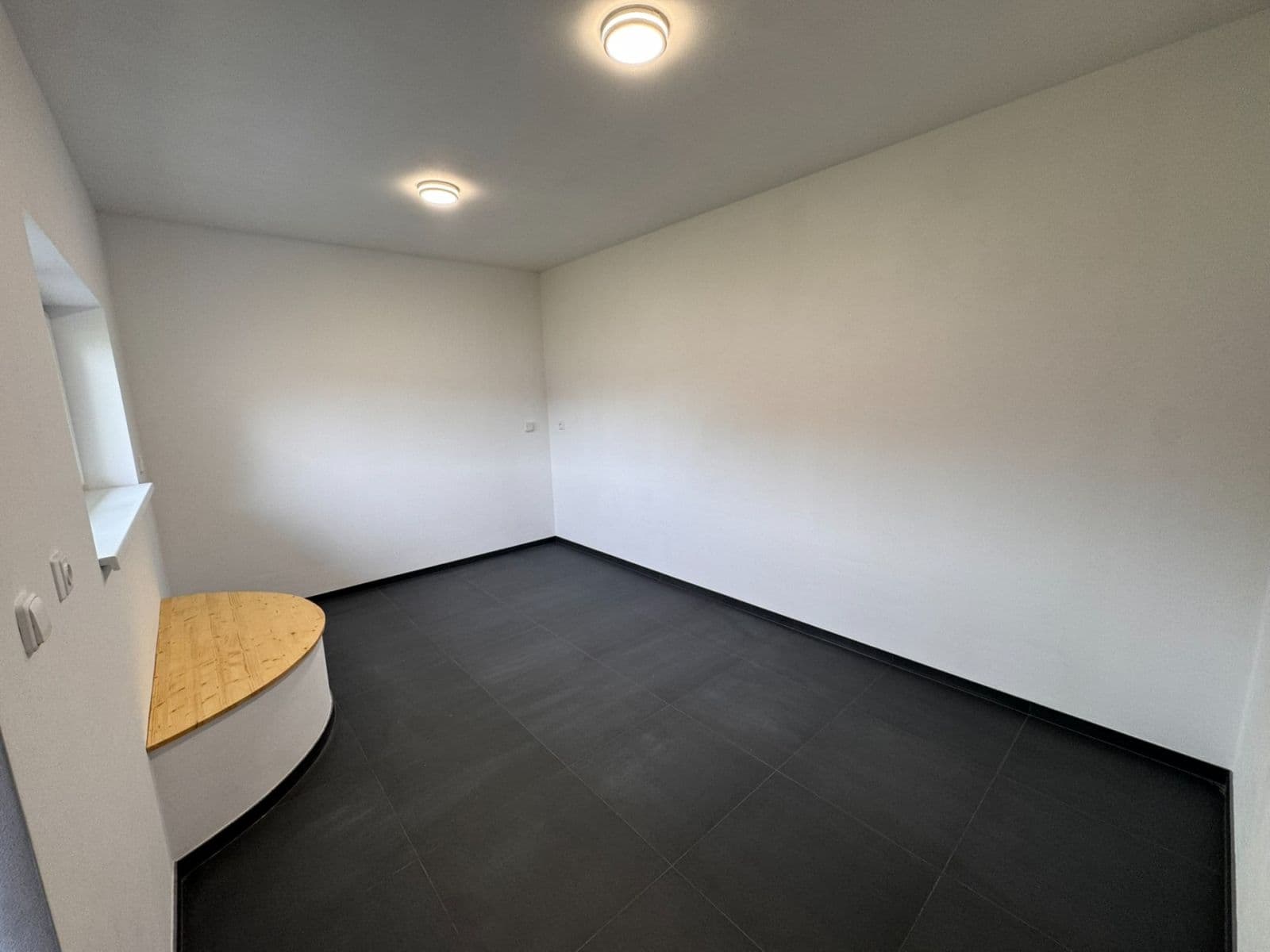 Prodej domu 142 m², pozemek 991 m², Na Poříčí, Králův Dvůr, Středočeský kraj Prodej domu 142 m², pozemek 991 m², Na Poříčí, Králův Dvůr, Středočeský kraj