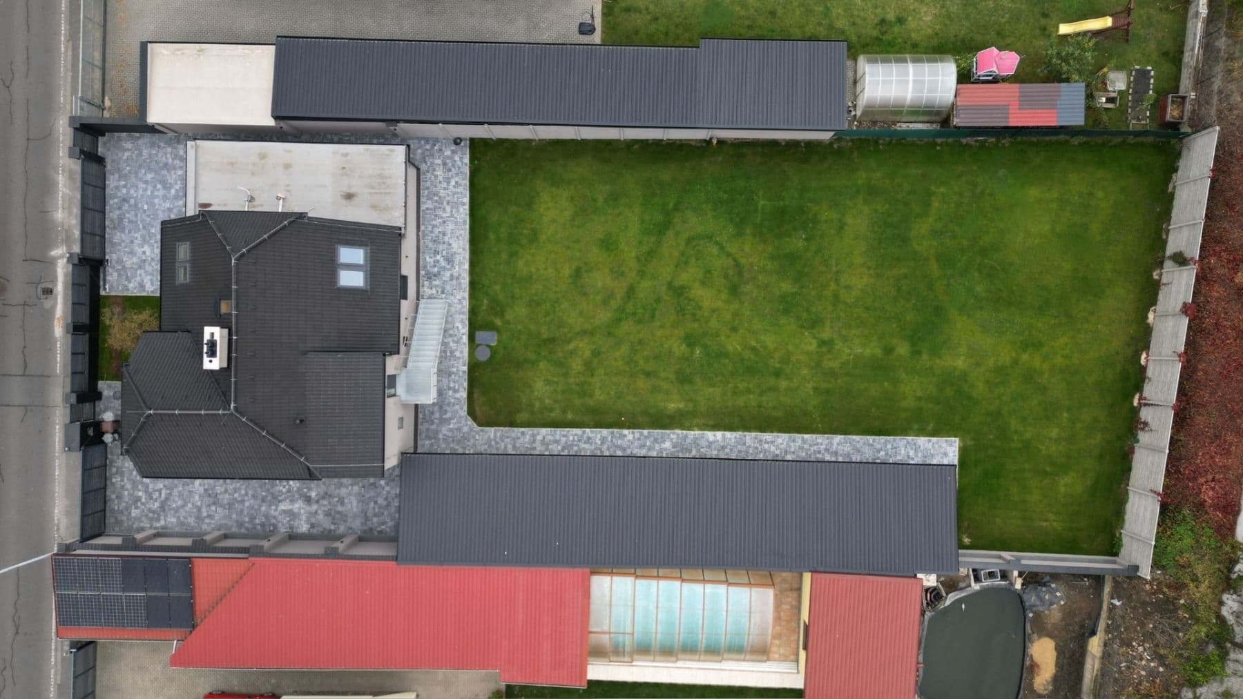 Prodej domu 142 m², pozemek 991 m², Na Poříčí, Králův Dvůr, Středočeský kraj Prodej domu 142 m², pozemek 991 m², Na Poříčí, Králův Dvůr, Středočeský kraj