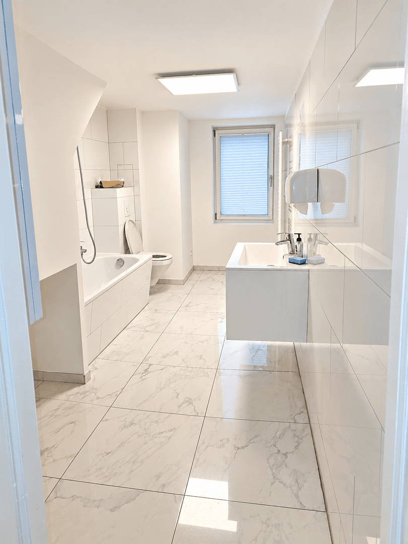 Pronájem bytu 6+1 204 m², Wandlitzstr. 1-3, Berlin, Berlín Pronájem bytu 6+1 204 m², Wandlitzstr. 1-3, Berlin, Berlín