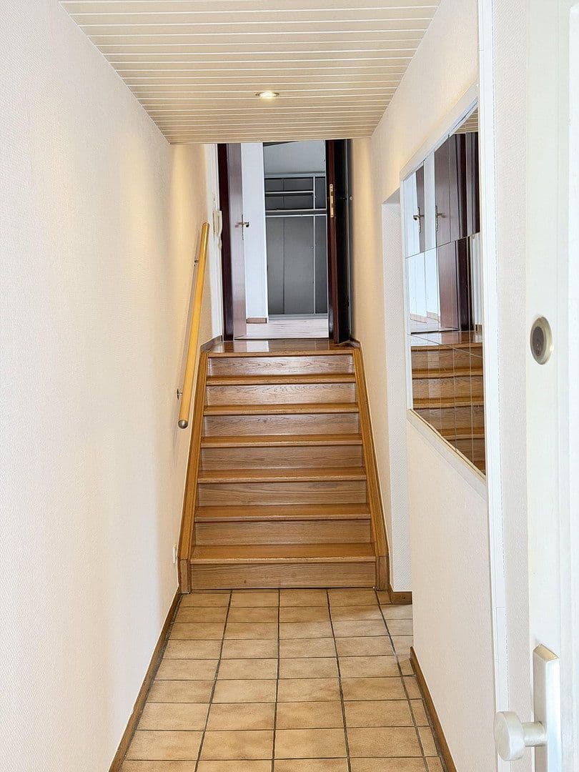 Pronájem bytu 2+1 72 m², Liebigstrasse 9, Düsseldorf, Severní Porýní-Vestfálsko Pronájem bytu 2+1 72 m², Liebigstrasse 9, Düsseldorf, Severní Porýní-Vestfálsko
