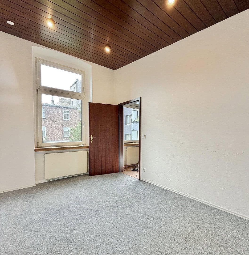 Pronájem bytu 2+1 72 m², Liebigstrasse 9, Düsseldorf, Severní Porýní-Vestfálsko Pronájem bytu 2+1 72 m², Liebigstrasse 9, Düsseldorf, Severní Porýní-Vestfálsko