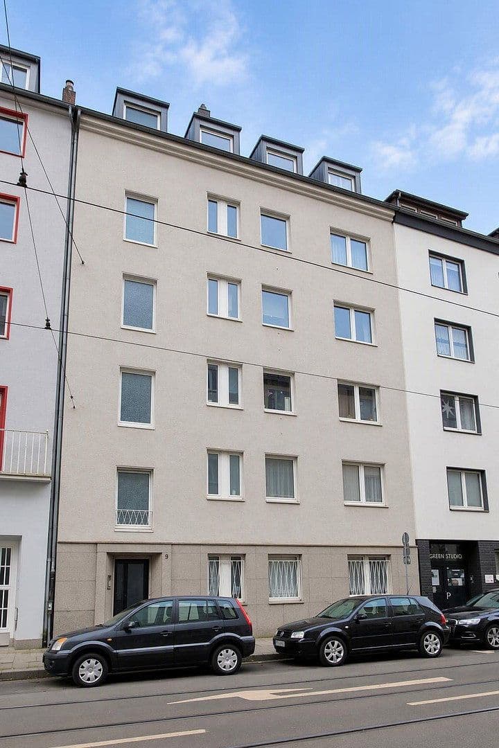 Pronájem bytu 2+1 72 m², Liebigstrasse 9, Düsseldorf, Severní Porýní-Vestfálsko Pronájem bytu 2+1 72 m², Liebigstrasse 9, Düsseldorf, Severní Porýní-Vestfálsko