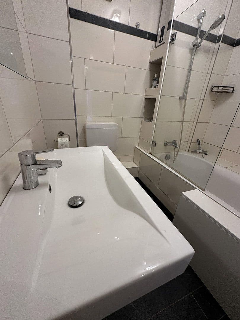 Pronájem bytu 3+1 80 m², Sülldorfer Landstraße 240, Hamburg, Hamburg Pronájem bytu 3+1 80 m², Sülldorfer Landstraße 240, Hamburg, Hamburg