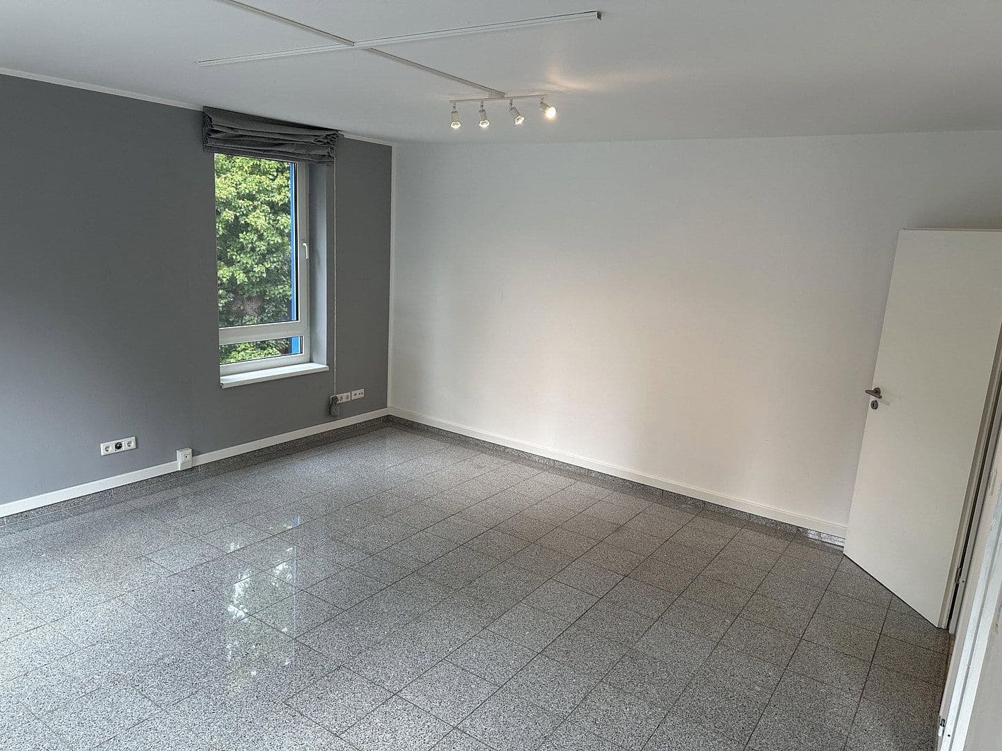 Pronájem bytu 3+1 80 m², Sülldorfer Landstraße 240, Hamburg, Hamburg Pronájem bytu 3+1 80 m², Sülldorfer Landstraße 240, Hamburg, Hamburg