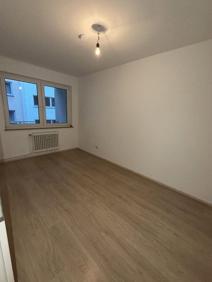 Pronájem bytu 3+1 75 m², Ravensberger Str. 91, Wuppertal, Severní Porýní-Vestfálsko Pronájem bytu 3+1 75 m², Ravensberger Str. 91, Wuppertal, Severní Porýní-Vestfálsko
