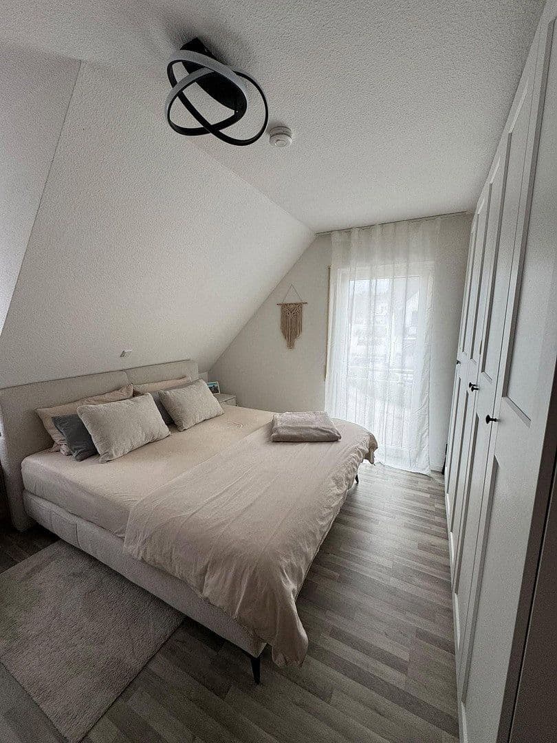 Pronájem bytu 3+1 85 m², Hans-Dümmlerstraße 1, Leinburg, Bavorsko Pronájem bytu 3+1 85 m², Hans-Dümmlerstraße 1, Leinburg, Bavorsko