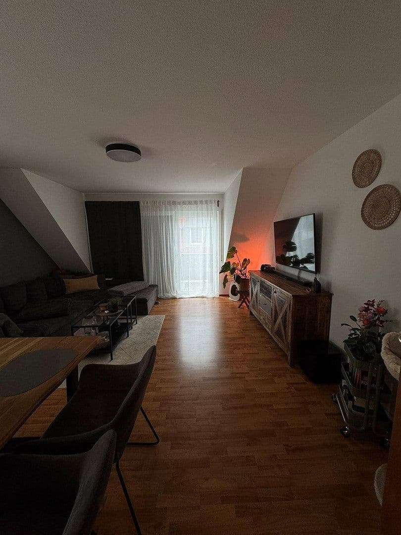 Pronájem bytu 3+1 85 m², Hans-Dümmlerstraße 1, Leinburg, Bavorsko Pronájem bytu 3+1 85 m², Hans-Dümmlerstraße 1, Leinburg, Bavorsko