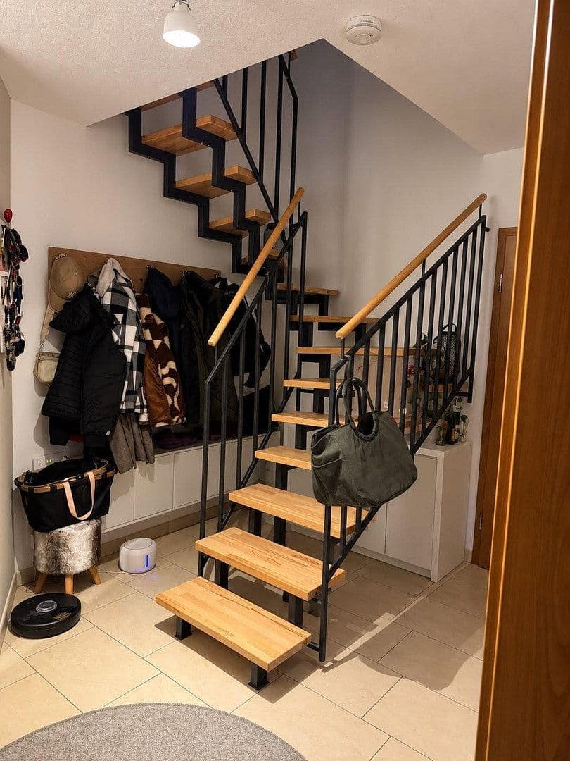 Pronájem bytu 3+1 85 m², Hans-Dümmlerstraße 1, Leinburg, Bavorsko Pronájem bytu 3+1 85 m², Hans-Dümmlerstraße 1, Leinburg, Bavorsko