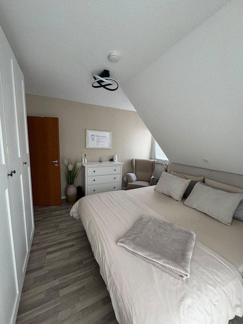 Pronájem bytu 3+1 85 m², Hans-Dümmlerstraße 1, Leinburg, Bavorsko Pronájem bytu 3+1 85 m², Hans-Dümmlerstraße 1, Leinburg, Bavorsko