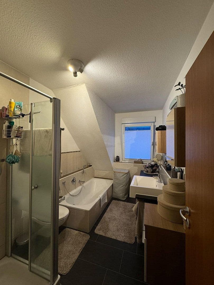 Pronájem bytu 3+1 85 m², Hans-Dümmlerstraße 1, Leinburg, Bavorsko Pronájem bytu 3+1 85 m², Hans-Dümmlerstraße 1, Leinburg, Bavorsko