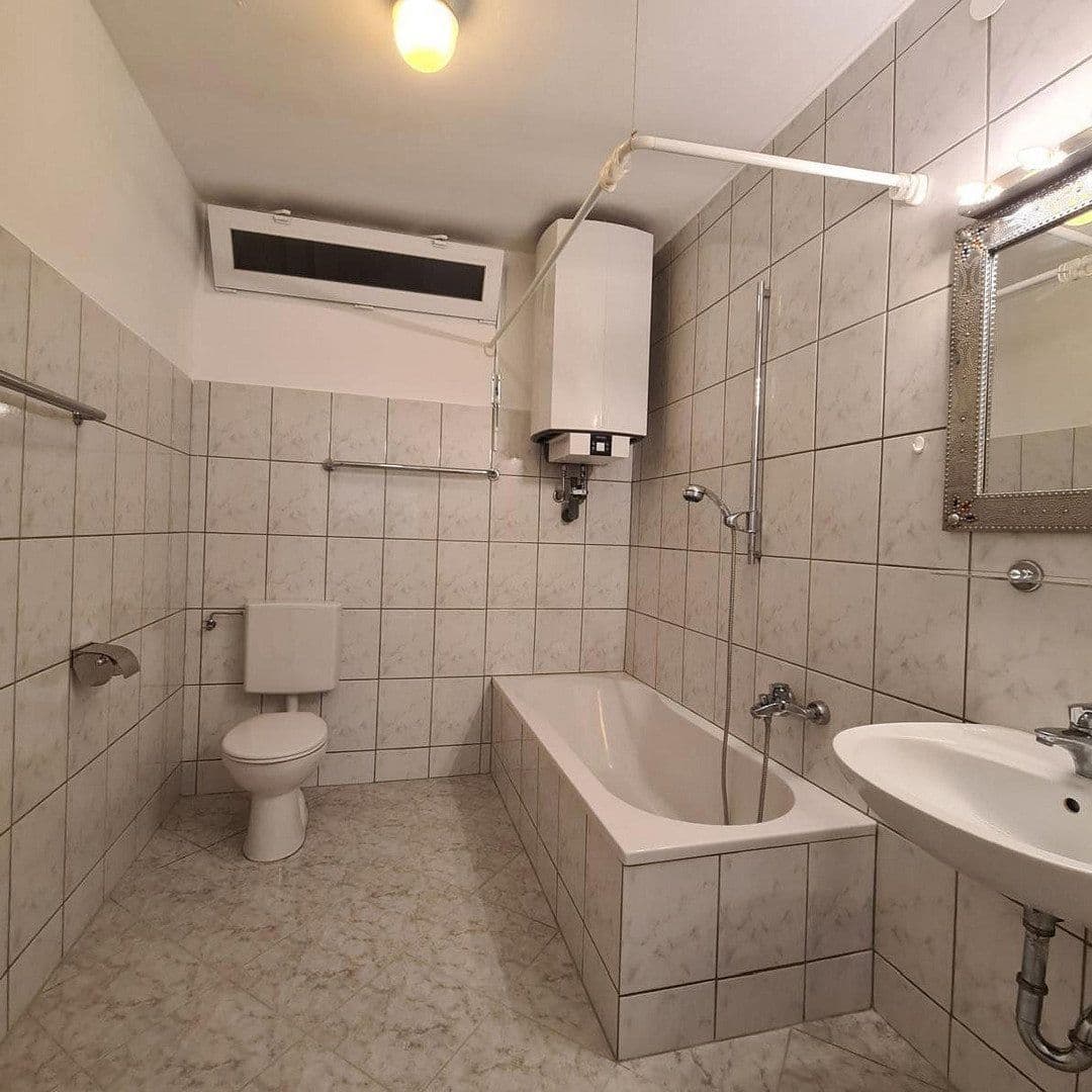 Pronájem bytu 2+1 77 m², Leonberg, Bádensko-Württembersko Pronájem bytu 2+1 77 m², Leonberg, Bádensko-Württembersko