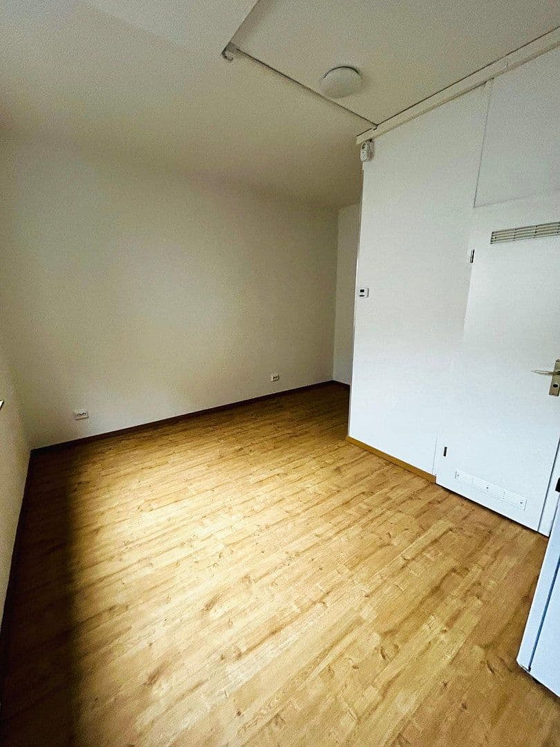 Pronájem kanceláře 20 m², Klever Platz 4, Wuppertal, Severní Porýní-Vestfálsko Pronájem kanceláře 20 m², Klever Platz 4, Wuppertal, Severní Porýní-Vestfálsko