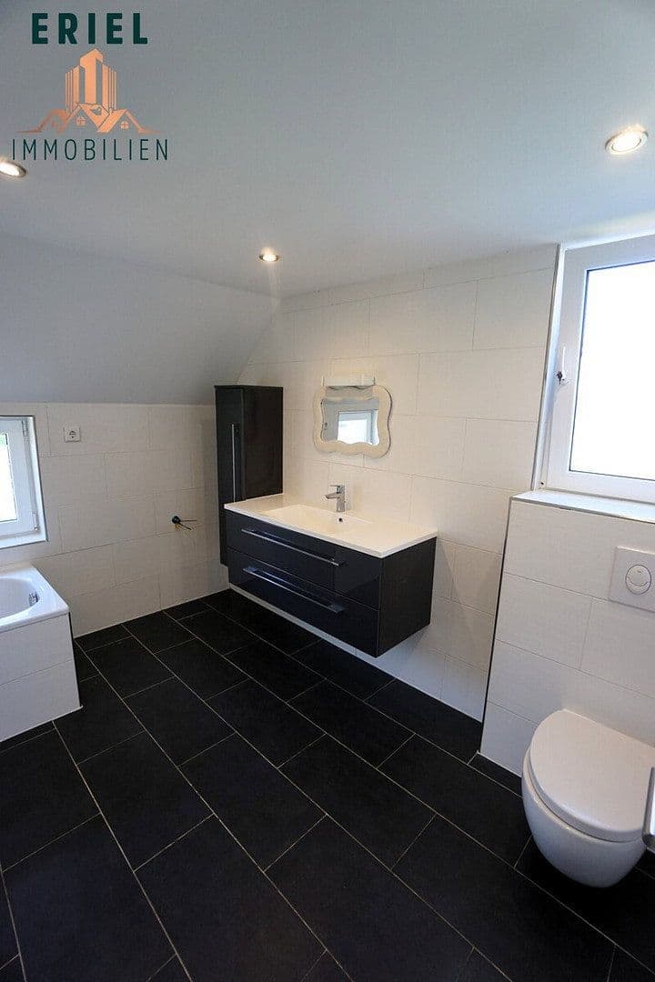 Prodej domu 205 m², pozemek 1.625 m², Aurich, Dolní Sasko Prodej domu 205 m², pozemek 1.625 m², Aurich, Dolní Sasko