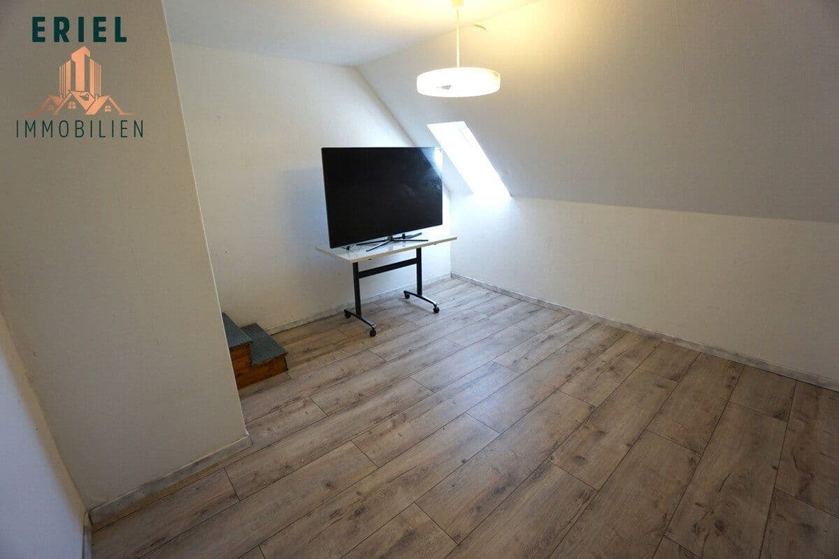 Prodej domu 205 m², pozemek 1.625 m², Aurich, Dolní Sasko Prodej domu 205 m², pozemek 1.625 m², Aurich, Dolní Sasko