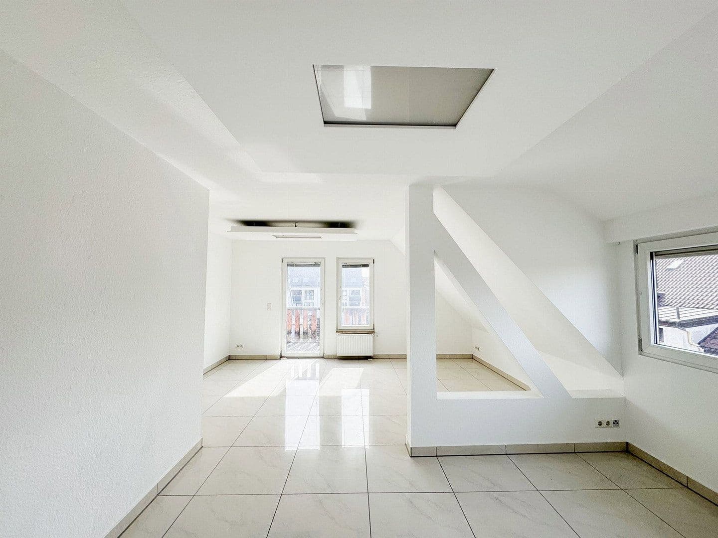 Prodej bytu 3+kk 94 m², Stuttgart, Bádensko-Württembersko Prodej bytu 3+kk 94 m², Stuttgart, Bádensko-Württembersko