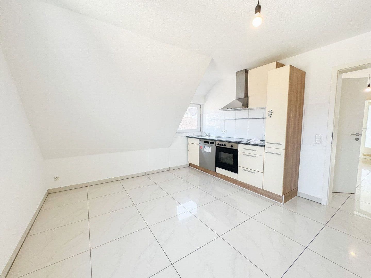 Prodej bytu 3+kk 94 m², Stuttgart, Bádensko-Württembersko Prodej bytu 3+kk 94 m², Stuttgart, Bádensko-Württembersko