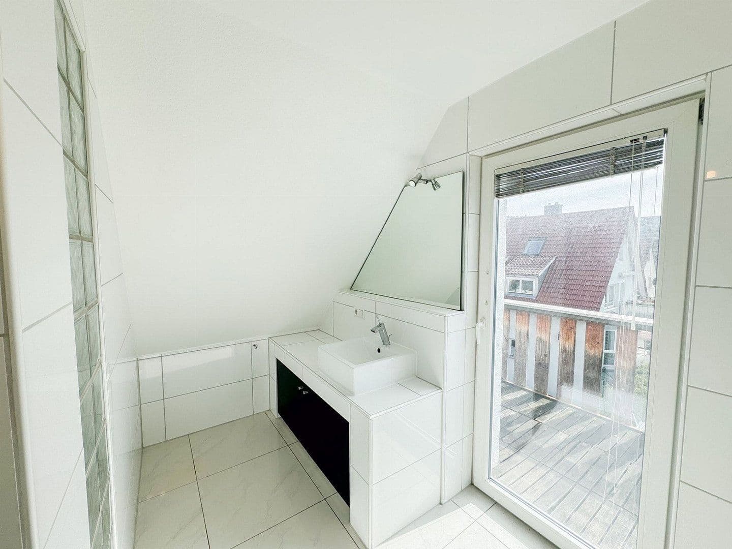 Prodej bytu 3+kk 94 m², Stuttgart, Bádensko-Württembersko Prodej bytu 3+kk 94 m², Stuttgart, Bádensko-Württembersko