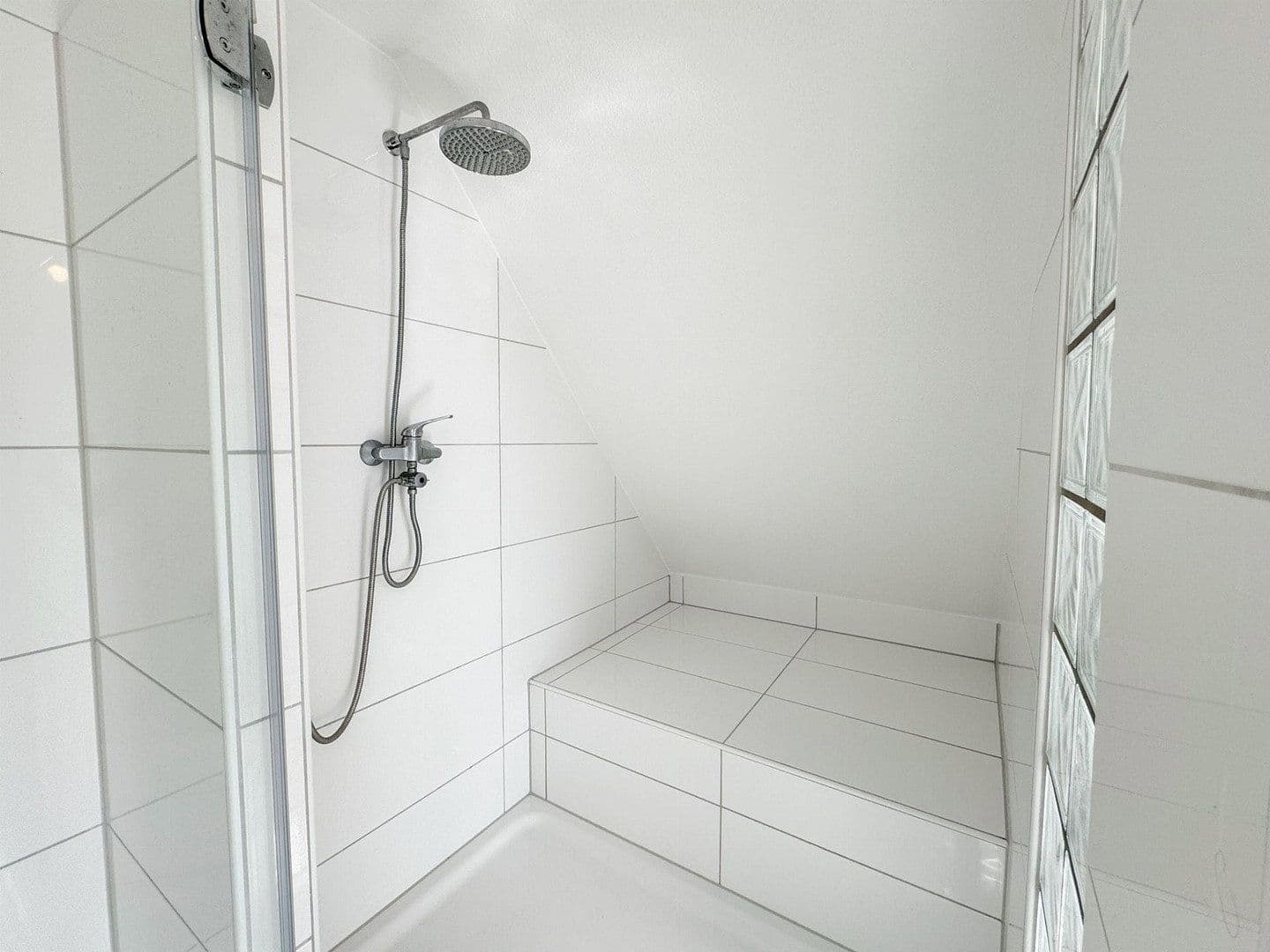 Prodej bytu 3+kk 94 m², Stuttgart, Bádensko-Württembersko Prodej bytu 3+kk 94 m², Stuttgart, Bádensko-Württembersko