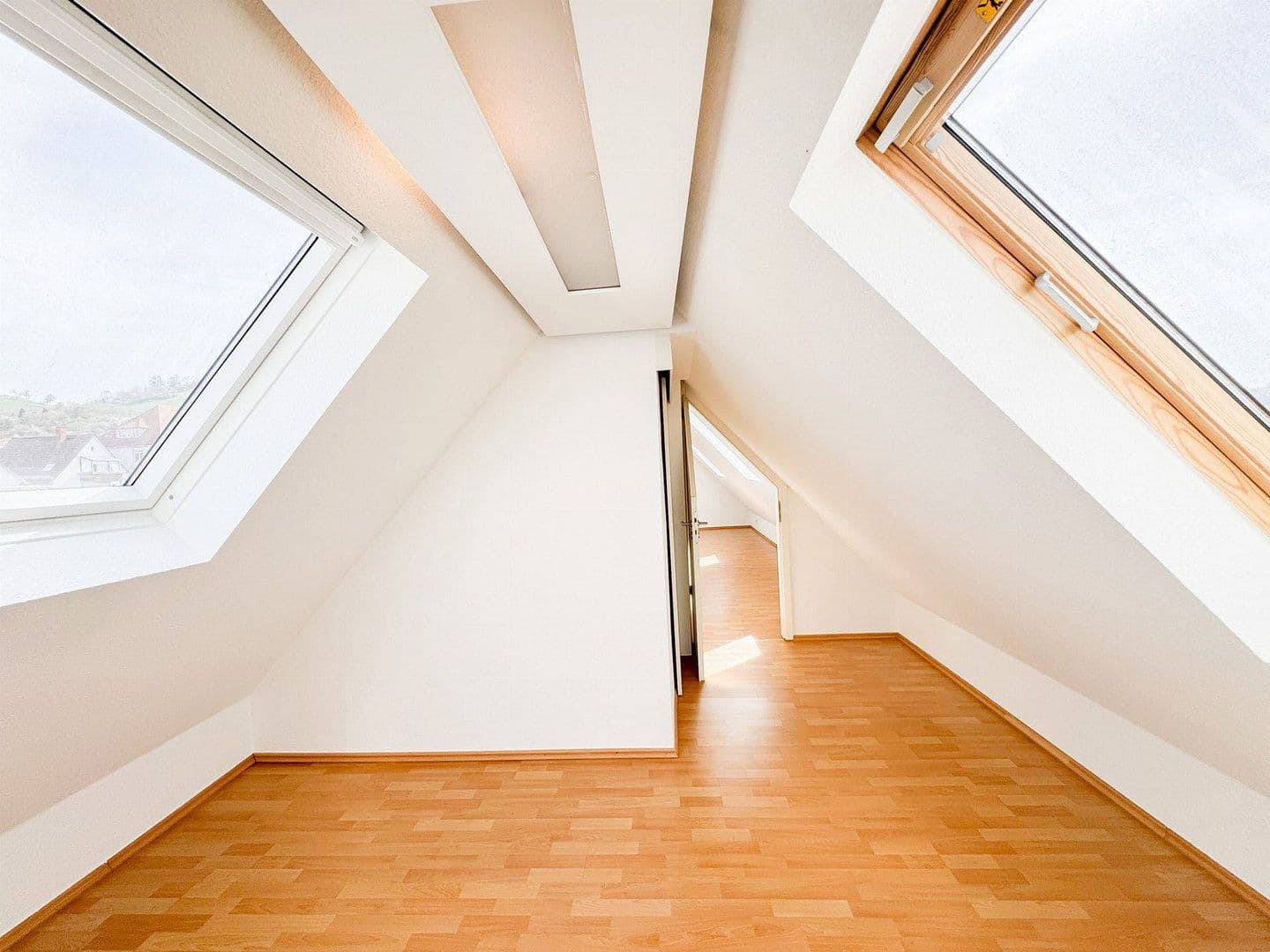 Prodej bytu 3+kk 94 m², Stuttgart, Bádensko-Württembersko Prodej bytu 3+kk 94 m², Stuttgart, Bádensko-Württembersko