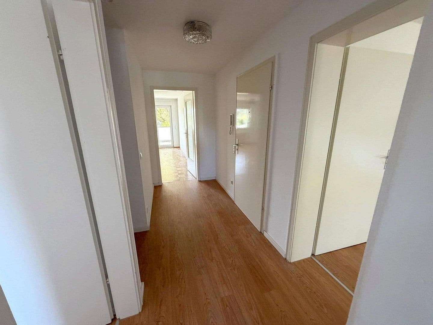 Pronájem bytu 3+1 69 m², Friedrichstrasse 25, Ostfildern, Bádensko-Württembersko Pronájem bytu 3+1 69 m², Friedrichstrasse 25, Ostfildern, Bádensko-Württembersko